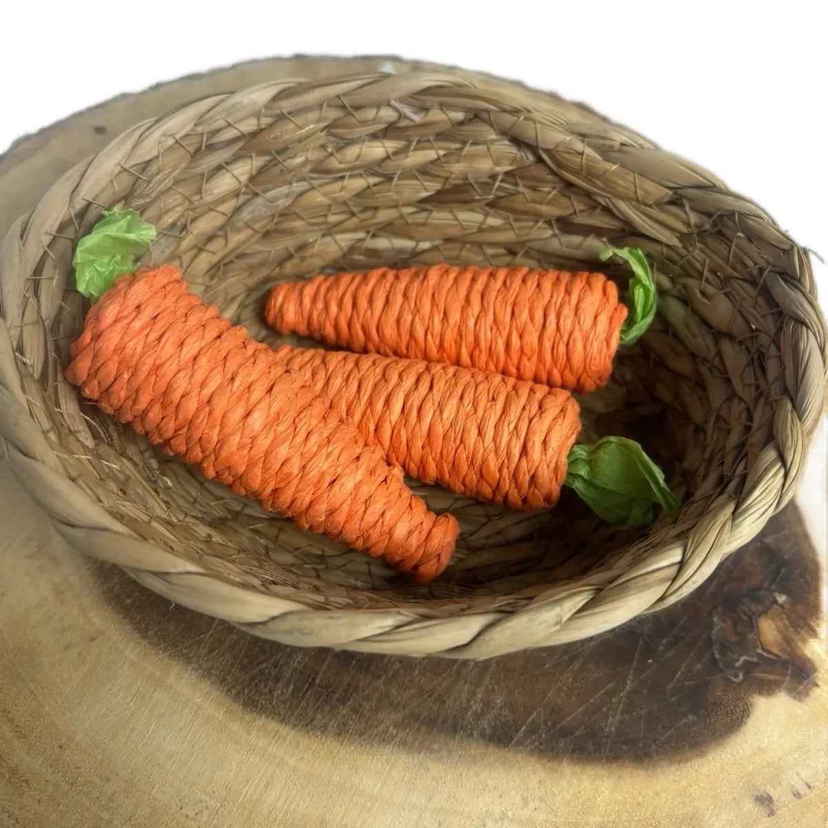 Natural Woven Pet Food Bowl Set for BunnyNatural Woven Rabbit Food Bowl Set enrichment feeder for small pets Rabbits with Carrot Chew Toys (1 Basket & 3 Carrots)