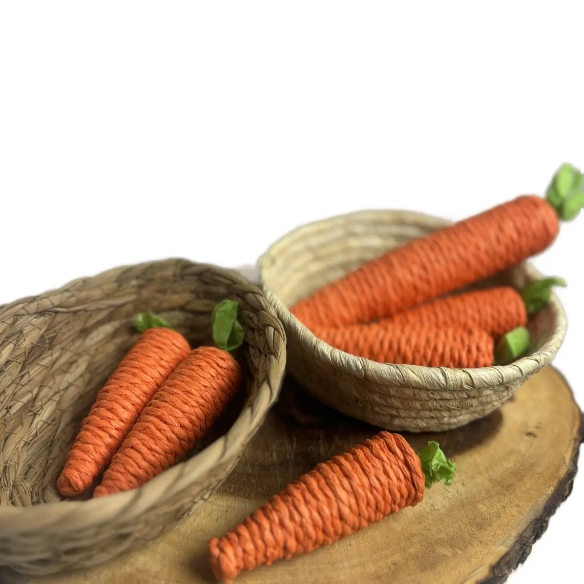 Natural Woven Pet Food Bowl Set for Bunny Rabbits witNatural Woven Rabbit Food Bowl Set feeding basket for bunny rabbitsh Carrot Chew Toys (1 Basket & 3 Carrots)